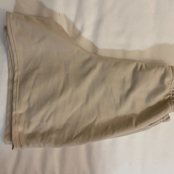 PrettyLittleThing Sweat Shorts - Picture 6 of 8